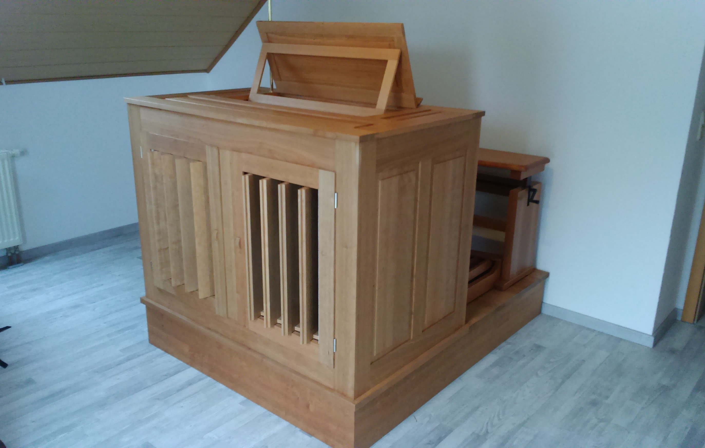 Truhenorgel mit Schweller